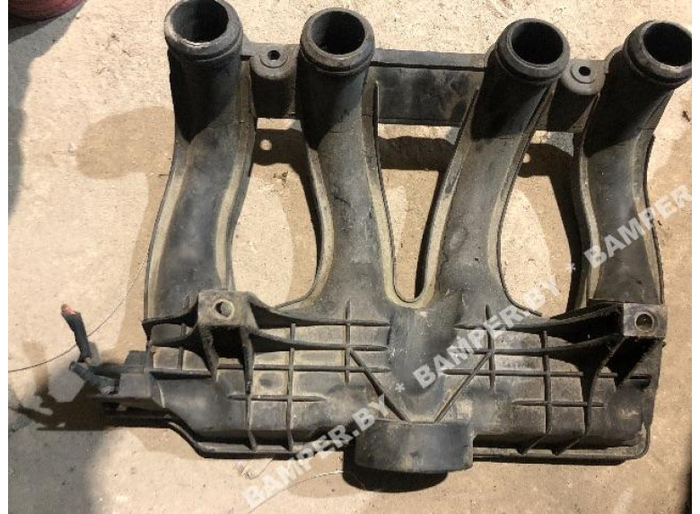 Коллектор впускной к Peugeot Partner, 1999г.