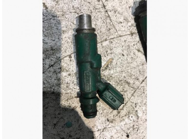 Форсунка к Toyota Yaris