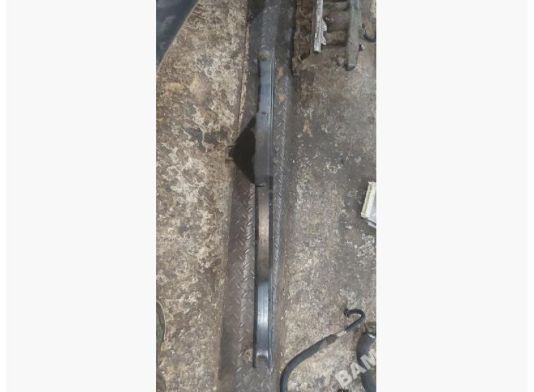 Распорка стоек к Volvo XC70, 2001г.