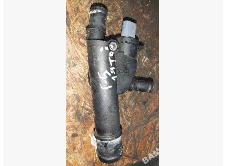 Фланец (тройник) системы охлаждения к Volkswagen Golf, 2005г.