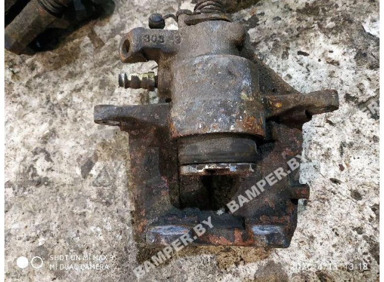 Суппорт передний левый к Citroen C5, 2002г.