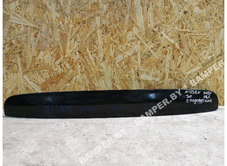Накладка подсветки номера к Nissan Note, 2008г.