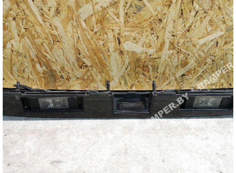 Накладка подсветки номера к Nissan Note, 2008г.