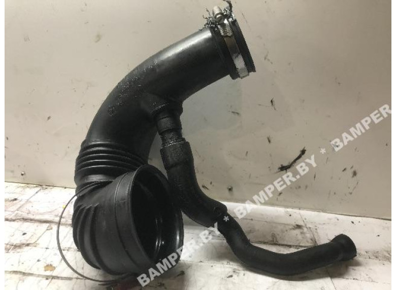 Патрубок воздушного фильтра к Mercedes C W203, 2002г.