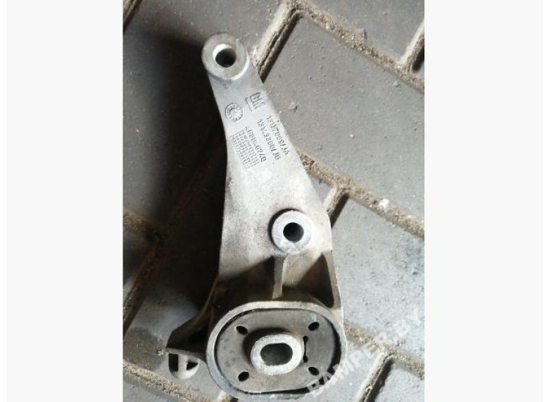 Подушка крепления двигателя к Opel Corsa, 2004г.