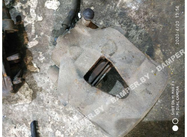 Суппорт передний левый к Volkswagen Golf, 1999г.