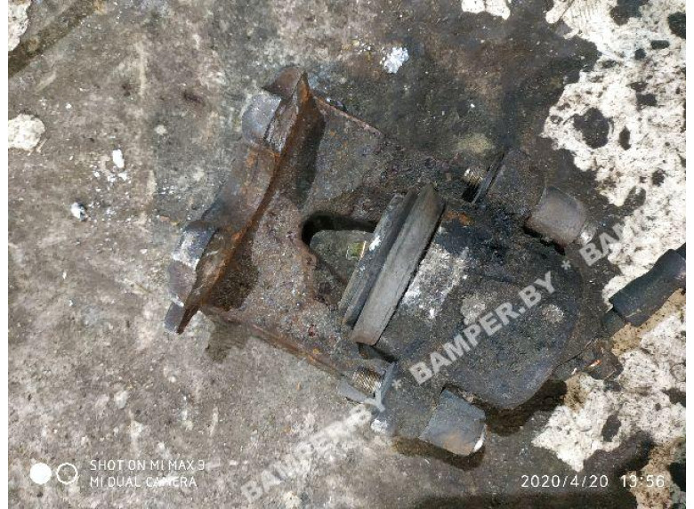 Суппорт передний левый к Volkswagen Golf, 1999г.