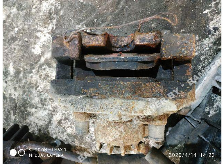 Суппорт передний левый к Citroen Berlingo, 2009г.