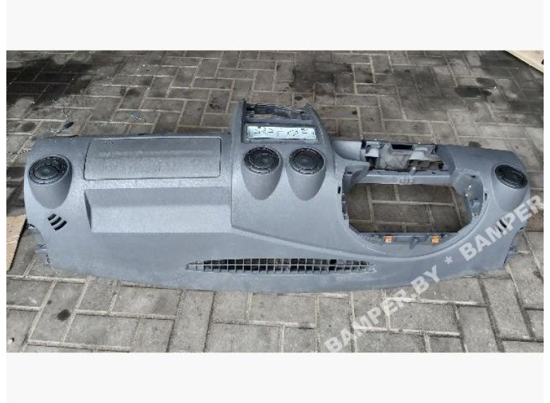 Панель передняя салона (торпедо) к Renault Logan, 2005г.