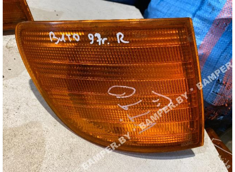 Поворотник правый к Mercedes Vito W638, 1998г.