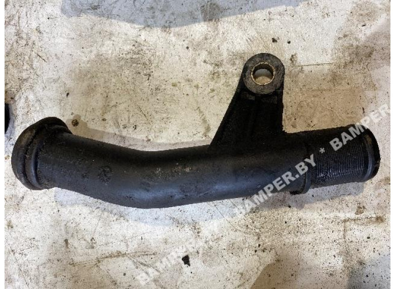 Трубка охлаждающей жидкости пластиковая к Renault Megane, 2001г.