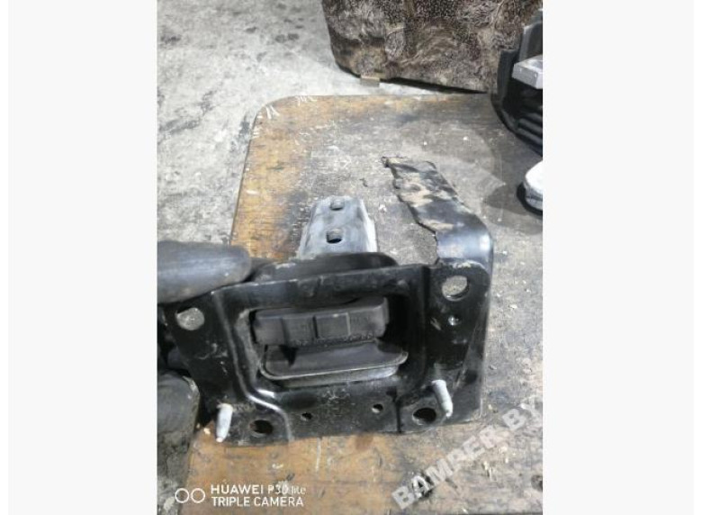 Подушка крепления двигателя к Citroen C3, 2010г.