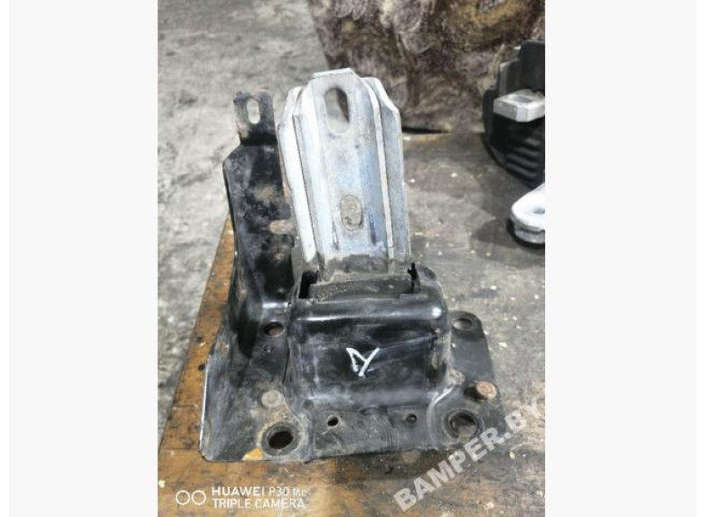 Подушка крепления двигателя к Citroen C3, 2010г.