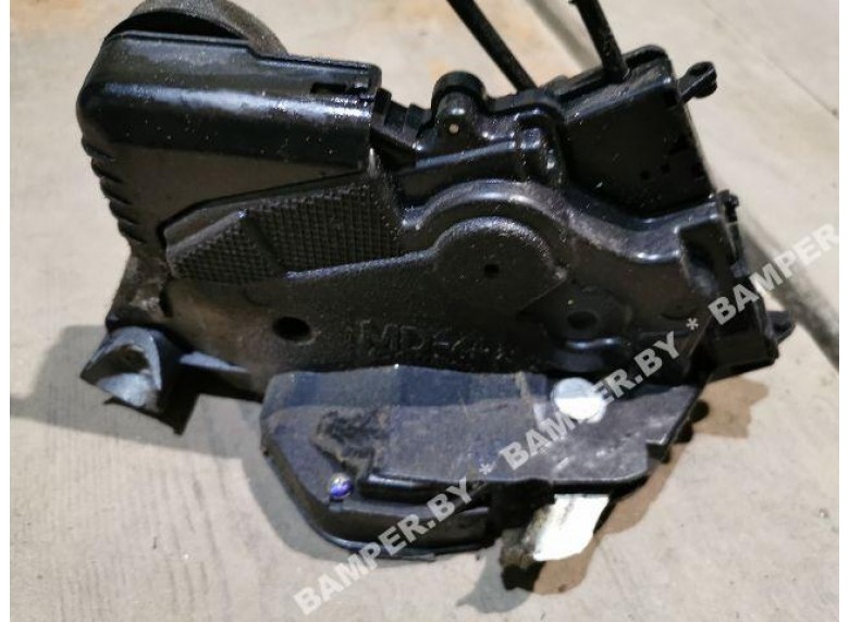 Замок двери передней правой к Toyota Yaris