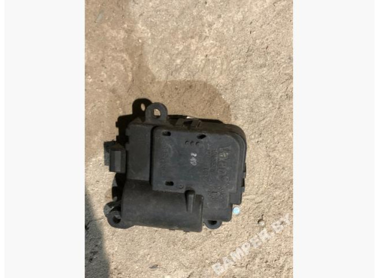 Моторчик заслонки печки к Citroen Berlingo, 2002г.