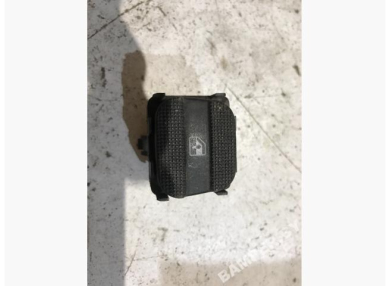 Кнопка стеклоподъемника к Volkswagen Passat, 1996г.