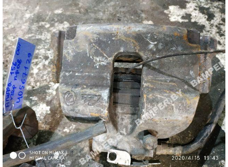 Суппорт передний правый к Alfa Romeo 156, 2000г.