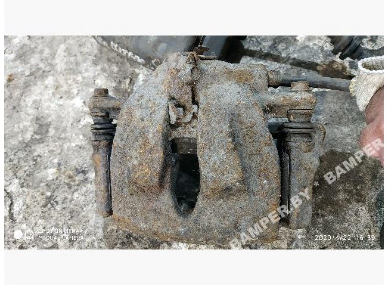 Суппорт передний левый к Peugeot 807