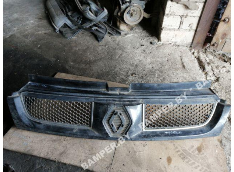 Решетка радиатора к Renault Trafic, 2006г.