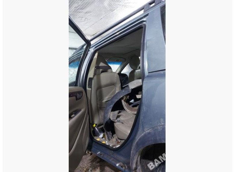Уплотнитель двери задней левой к Volvo XC70, 2001г.