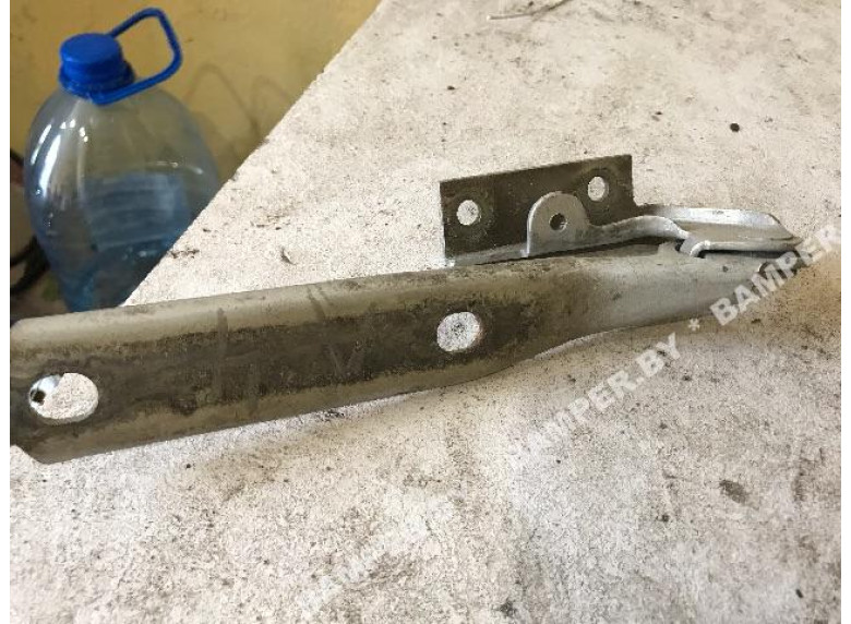 Петля капота правая к Audi A4, 2001г.