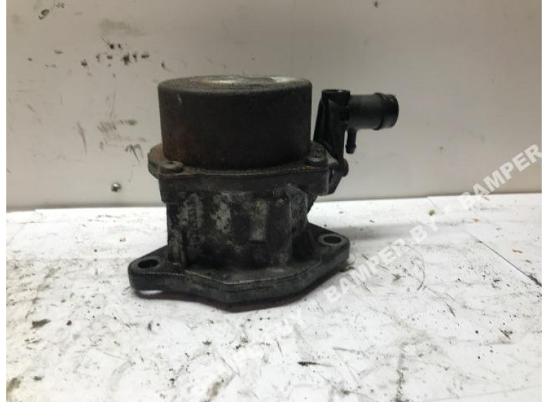 Насос вакуумный к Renault Trafic, 2004г.