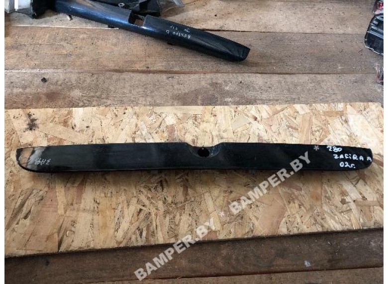 Накладка подсветки номера к Opel Zafira