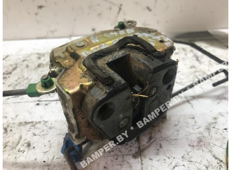 Замок двери передней левой к Nissan Vanette, 2000г.