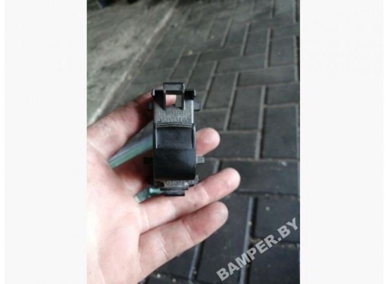 Кнопка стеклоподъемника к Toyota Camry