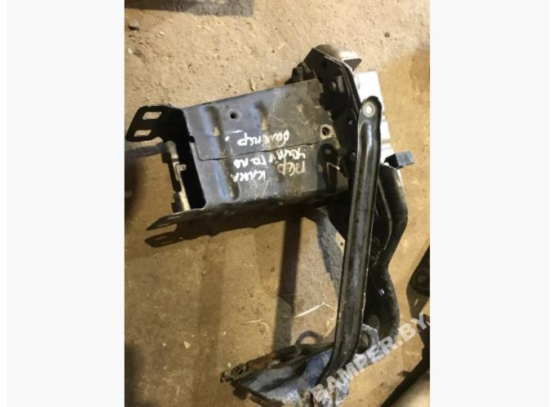 Клык бампера передний левый к Mercedes C W203, 2004г.