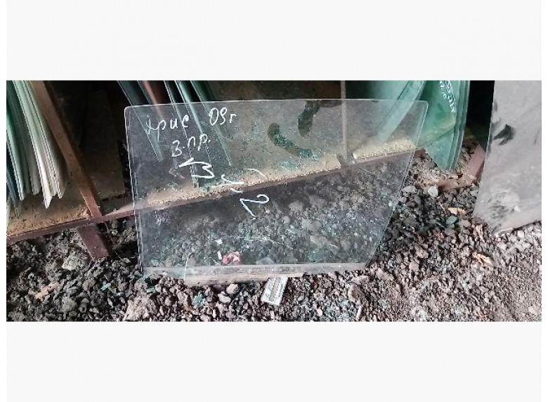 Стекло двери задней правой к Toyota Yaris