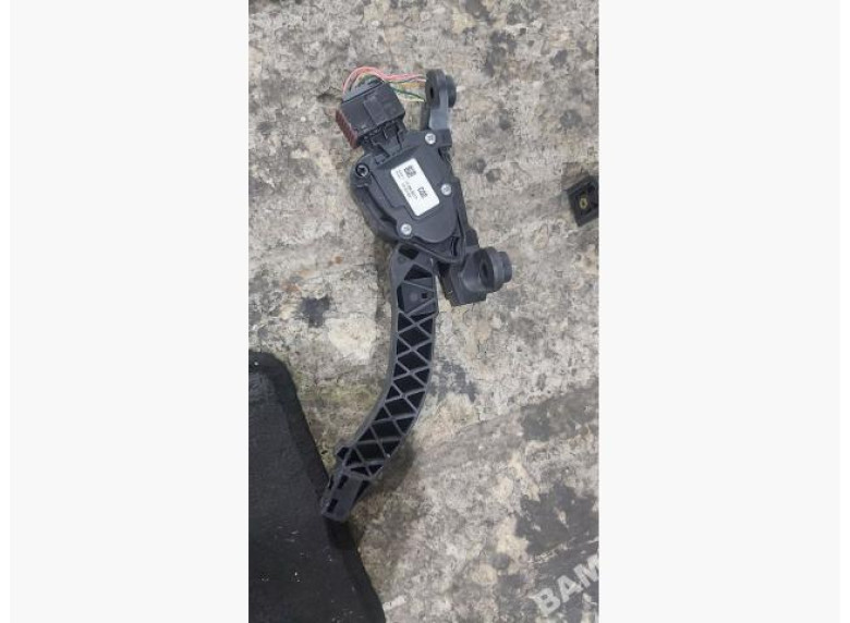 Педаль газа к Hyundai Veloster, 2011г.