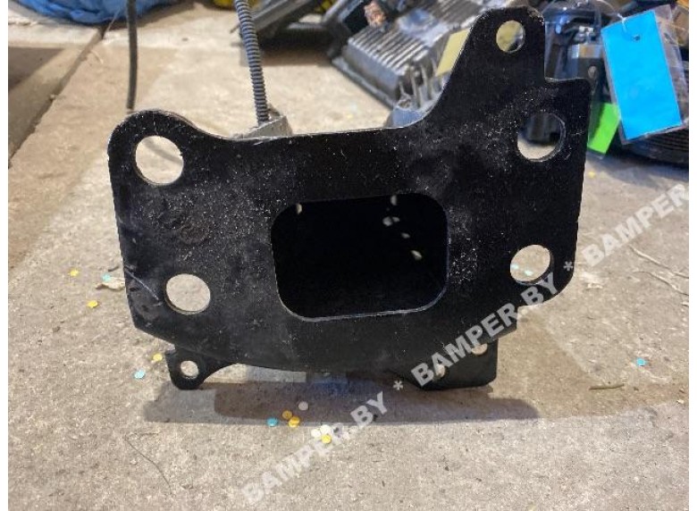 Кронштейн крепления бампера переднего к Audi A3