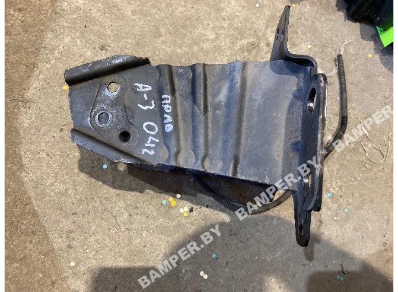 Кронштейн крепления бампера переднего к Audi A3