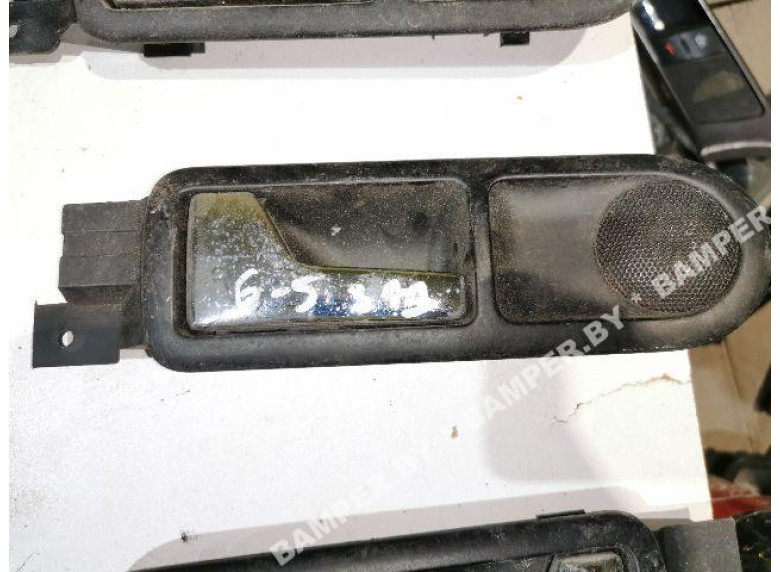 Ручка внутренняя задняя левая к Volkswagen Golf, 2000г.