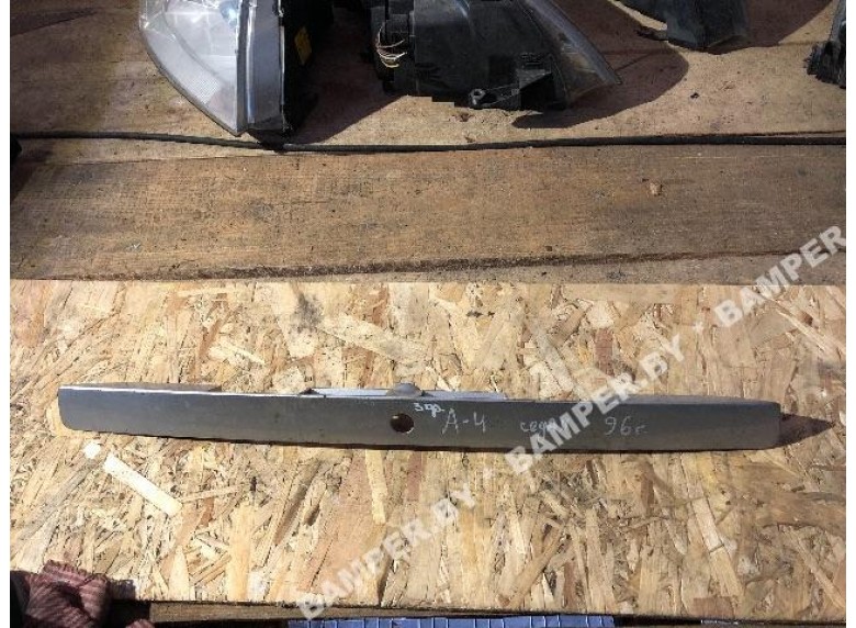 Накладка подсветки номера к Audi A4