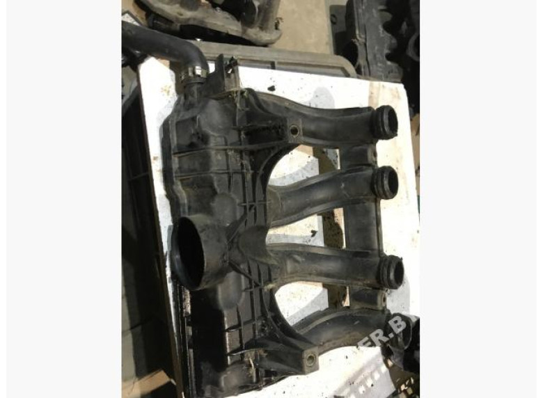 Коллектор впускной к Peugeot 206, 2002г.