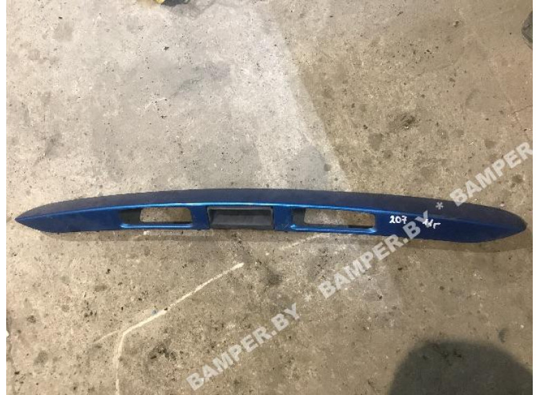 Накладка подсветки номера к Peugeot 207, 2011г.