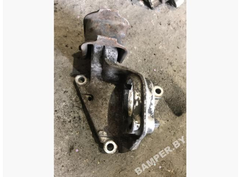 Кронштейн полуоси к Citroen C8, 2002г.