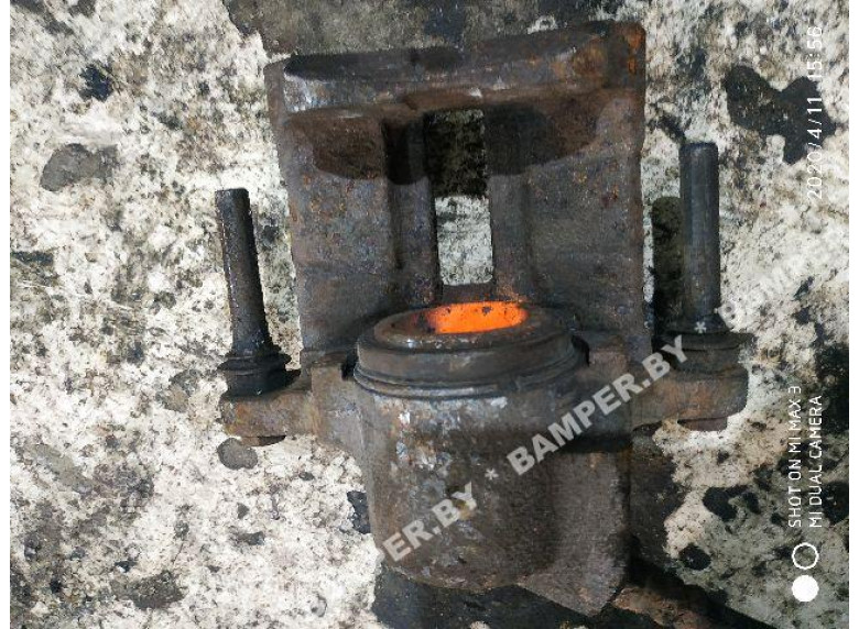 Суппорт передний левый к Renault Megane