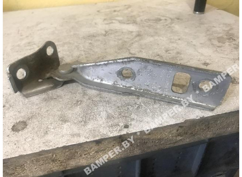 Петля капота левая к Volkswagen Golf, 2002г.