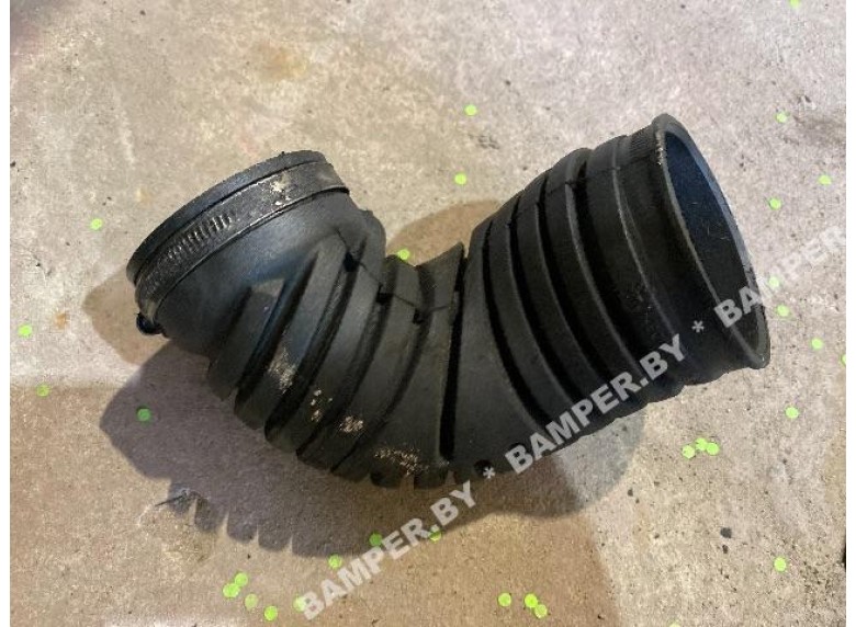 Патрубок воздушного фильтра к Mercedes C W203