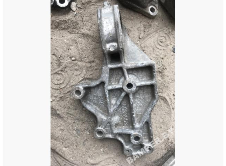 Кронштейн полуоси к Fiat Punto