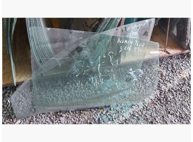 Стекло двери задней левой к Nissan Almera Tino, 2003г.
