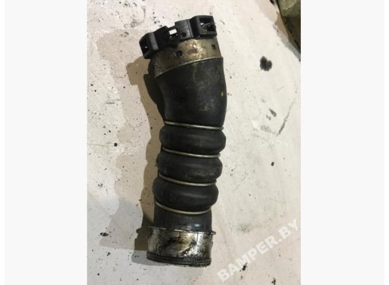 Патрубок интеркулера к BMW 1 E87/E81/E82/E88