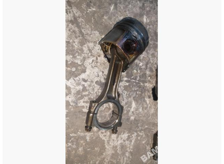 Шатун к Renault Trafic, 2004г.