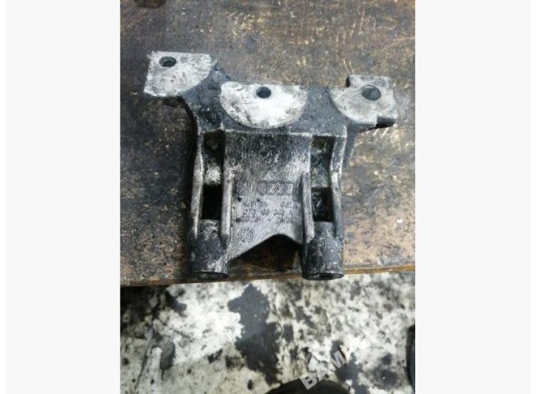 Кронштейн двигателя к Volkswagen Transporter, 2006г.