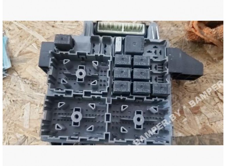 Блок предохранителей к Jeep Liberty