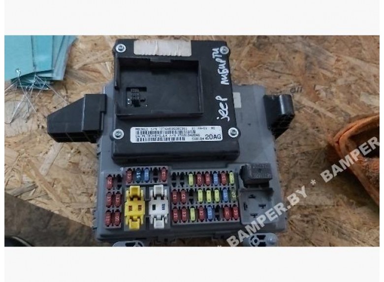 Блок предохранителей к Jeep Liberty