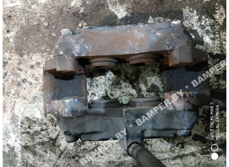 Суппорт передний правый к Mercedes S W220, 2003г.